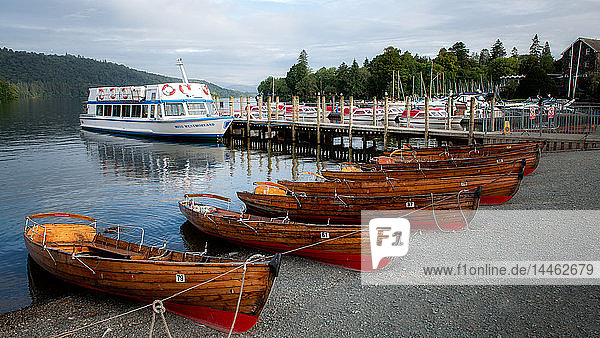 Rowing boats on Windermere  The Lake District National Park  UNESCO World Heritage Site  Cumbria  England  United Kingdom