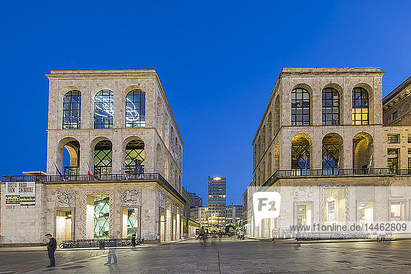 View of Museo del Novecento in Piazza Del Duomo at dusk  Milan  Lombardy  Italy