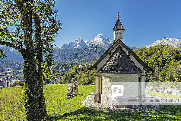 Kapelle bei den Bergen in Berchtesgaden  Deutschland