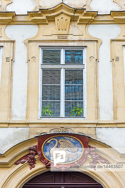 Hausschild Weißer Schwan   Nummer 49  Nerudova  Mala Strana  Prag  Tschechische Republik  Europa