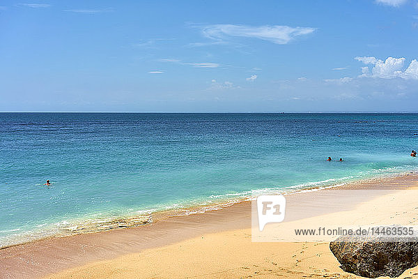 Blick auf den Indischen Ozean am Bingin Beach auf Bali  Indonesien  Südostasien