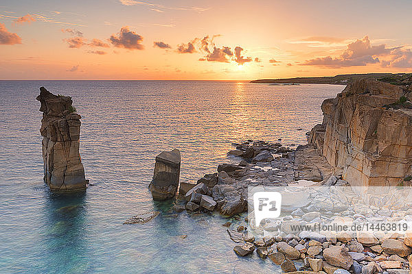 Sonnenuntergang in Colonne di Carloforte  Insel San Pietro  Provinz Sud Sardegna  Sardinien  Italien  Mittelmeer