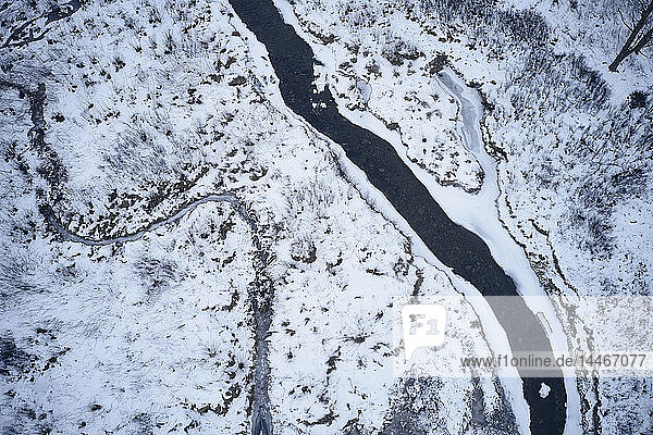 USA  Virginia  Bergbach im Winter mit Eis und Schnee in Highland County