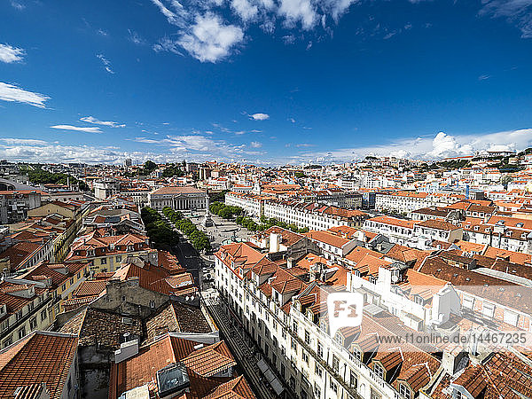 Portugal  Lissabon  Stadtbild mit Rossio-Platz und Dom Pedro IV-Denkmal