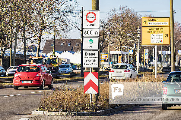 Deutschland  Fellbach  Schild für die Umweltzone in Stuttgart  Fahrverbot für Diesel-Pkw
