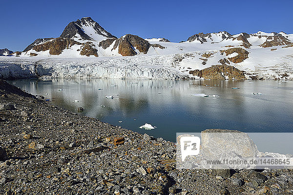 Grönland  Ostgrönland  Apusiaadschikischer Gletscher bei Kulusuk