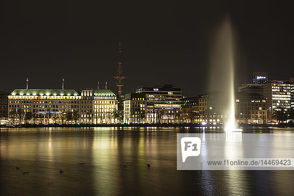 Germany  Hamburg  view to Jungfernstieg with Binnenalster in the foreground at night