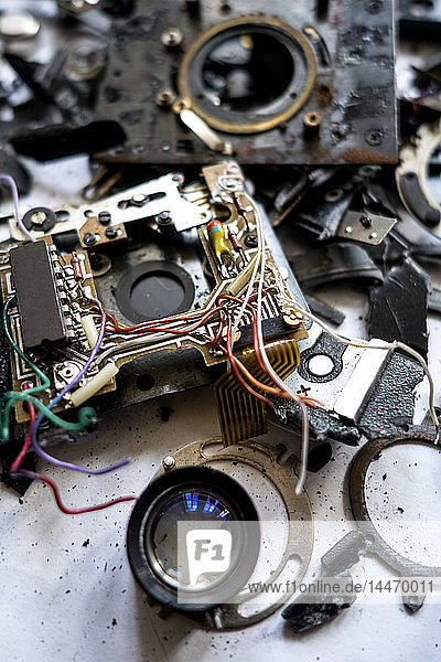 E-Müll einer alten Kamera  Nahaufnahme