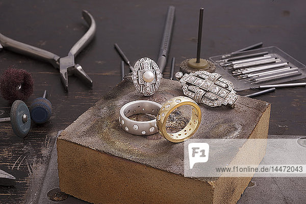 Upcycling von altmodischem Schmuck