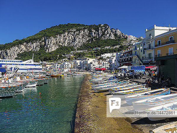 Italien  Kampanien  Capri  Marina Grande und Boote