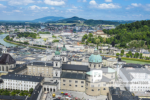 Österreich  Bundesland Salzburg  Salzburg  Salzburger Dom und Stadtansicht