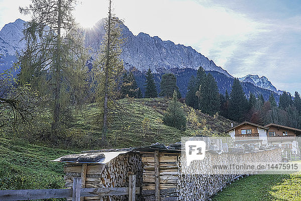 Deutschland  Bayern  Garmisch-Partenkirchen  Grainau  Wettersteingebirge und Zugspitze