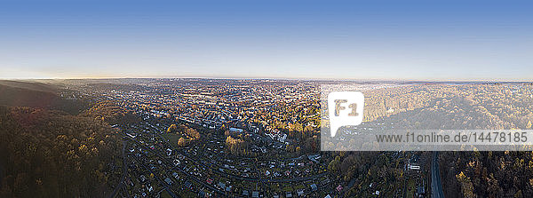 Deutschland Wuppertal Luftaufnahme im Herbst