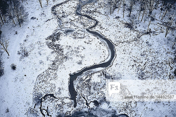 USA  Virginia  Bergbach im Winter mit Eis und Schnee in Highland County