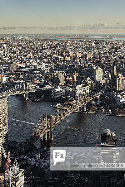 Stadtansicht  New York City und Brücken  New York  USA