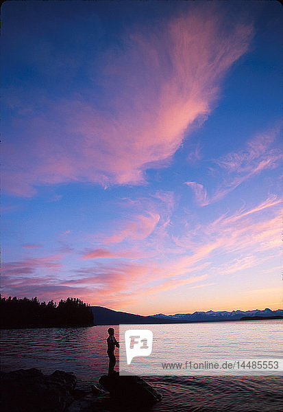 Person Angeln @ Sonnenuntergang Juneau Southeast AK Sommer malerische Silhouette