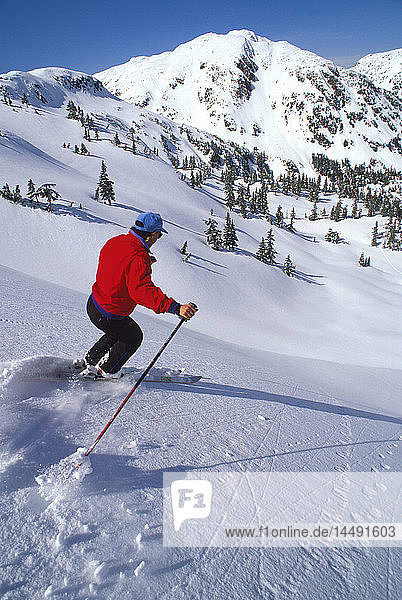 Mann Abfahrtslauf Eagle- crest Ski Area Juneau AK Südost Winter Schnee