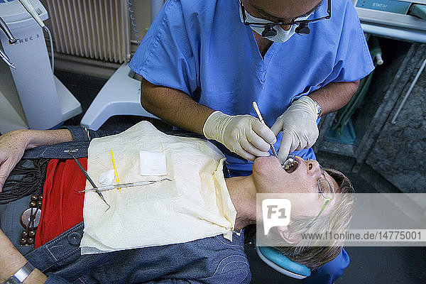 DENTAL CARE FOR ELDERLY PERSON