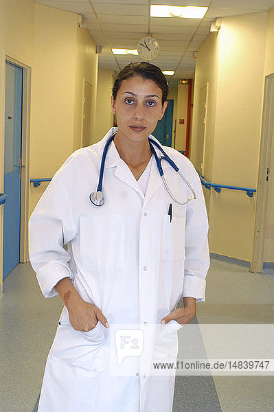 DOCTOR IN HOSPITAL