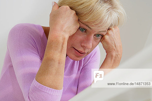 DEPRESSED WOMAN