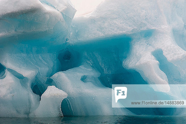 Blauer Eisberg  Detail  Burgerbukta  Spitzbergen  Svalbard  Norwegen