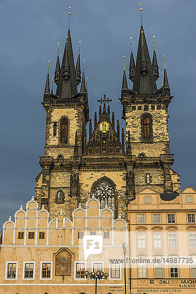 Tschechische Republik  Prag  Altstadtplatz  Tyn-Kirche
