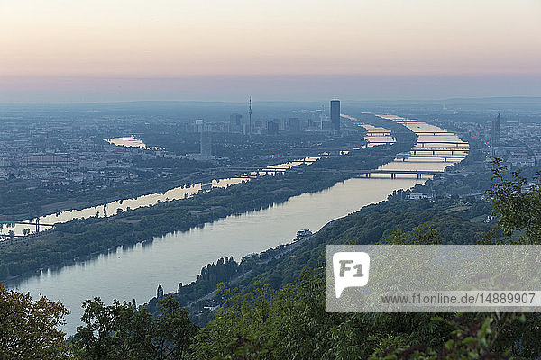 Österreich  Wien  Blick vom Kahlenberg bei Sonnenaufgang