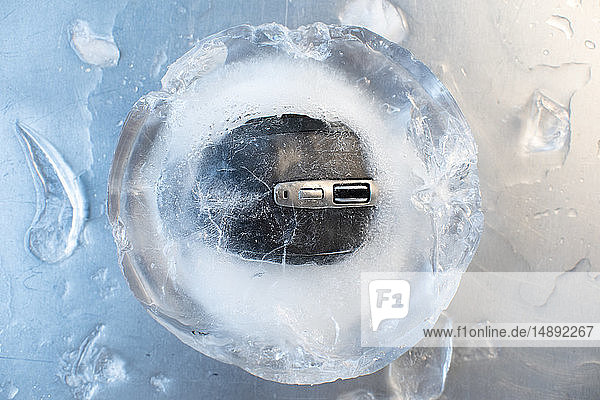 Computermaus im Eis