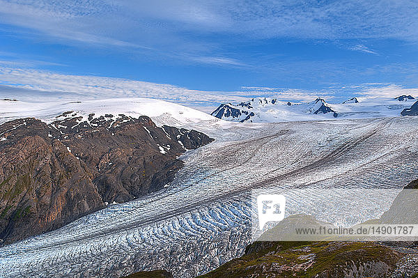 Der Harding Icefield Trail in den Kenai Mountains mit dem Exit Glacier im Hintergrund  Kenai Fjords National Park  Kenai Peninsula  Süd-Zentral-Alaska; Alaska  Vereinigte Staaten von Amerika