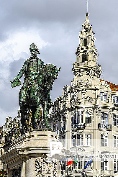 Liberdade-Platz und das Denkmal von König Peter IV; Porto  Portugal