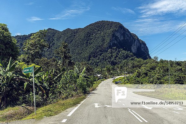 Road to Kampung Git village  Kota Padawan  Sarawak  Malaysia