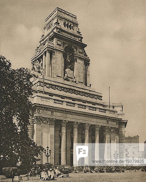 Gebäude der Londoner Hafenbehörde in Tower Hill   um 1935. Schöpfer: Donald McLeish.