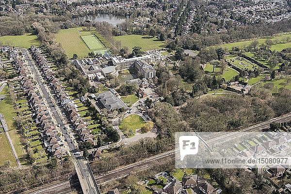North London Collegiate School  umgebender Park und Gärten  Canons Park  Harrow  London  2018. Schöpfer: Historic England Staff Photographer.