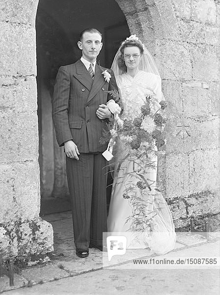Braut und Bräutigam  um 1935. Schöpfer: Kirk & Söhne aus Cowes.