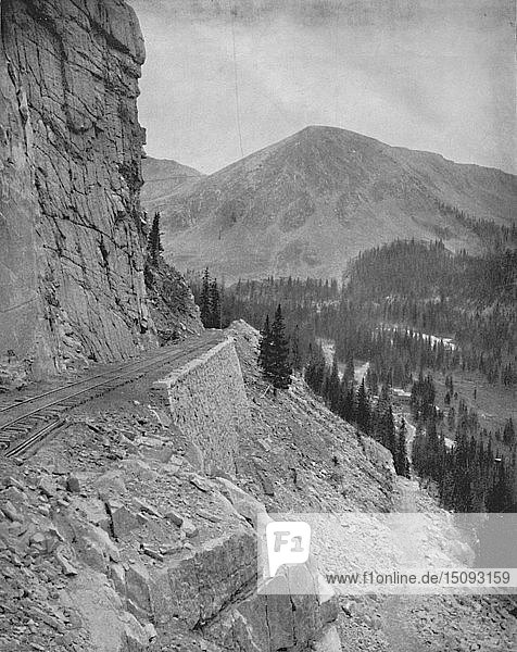 Alpenpass  Colorado   um 1897. Schöpfer: Unbekannt.