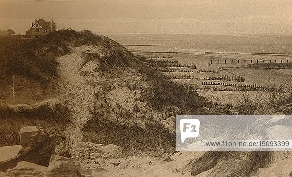 Le Dunes et la Plage (Sanddünen und Strand)  um 1900. Schöpfer: Unbekannt.