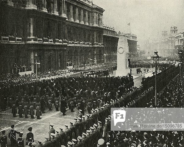 König Georg VI. nimmt an der Zeremonie zum Waffenstillstandstag auf dem Ehrenmal in Whitehall teil  11. November 1936  1937. Schöpfer: Unbekannt.