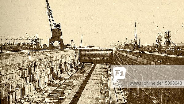 Albert Dock Erweiterung  Hafen von London   um 1930. Schöpfer: Alfieri.