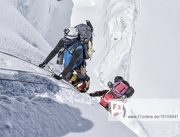 Nepal  Solo Khumbu  Everest  Bergsteiger am Western Cwm