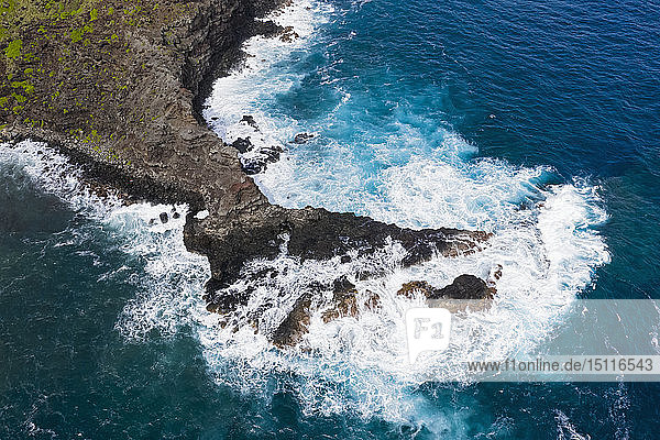 Draufsicht über den Pazifischen Ozean und die West Maui Mountains  Maui  Hawaii  USA