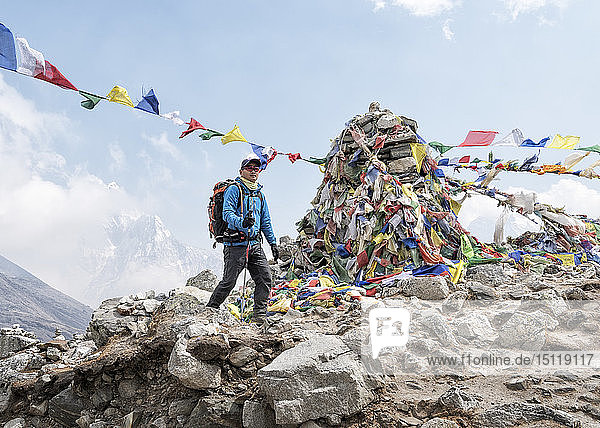 Nepal  Solo Khumbu  Everest  Bergsteiger am Thokla-Pass