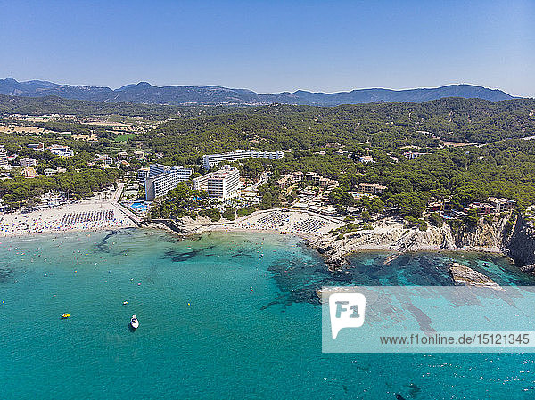 Spanien  Mallorca  Costa de la Calma  Luftaufnahme über Peguera mit Hotels und Stränden