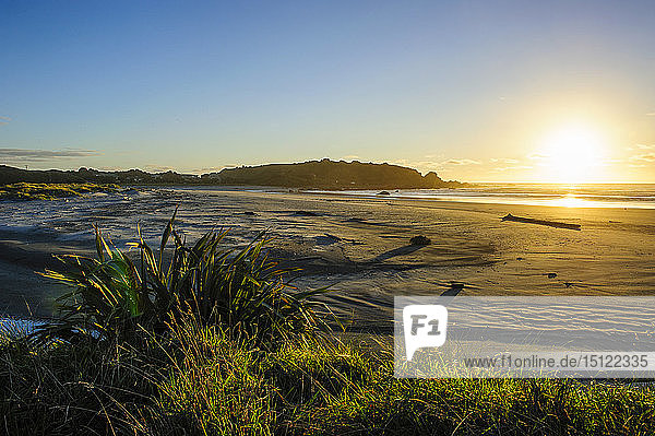 Sonnenuntergang am Cape Foulwind bei Westport  Südinsel  Neuseeland