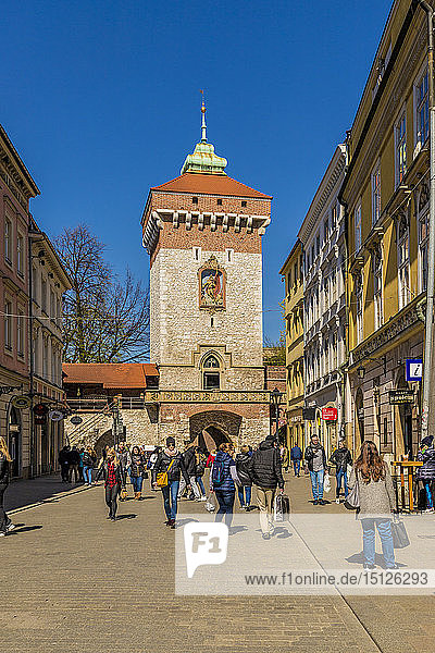 St. Florians Tor in der mittelalterlichen Altstadt  UNESCO-Weltkulturerbe  in Krakau  Polen  Europa