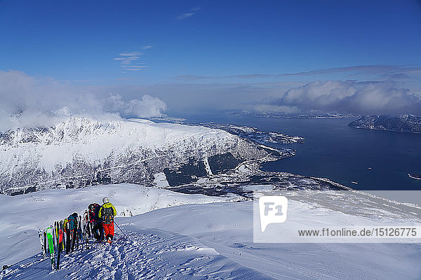 Skitouren in den Lyngen-Alpen  Lyngseidet  Halbinsel Lyngen  Provinz Troms  Norwegen  Skandinavien  Europa
