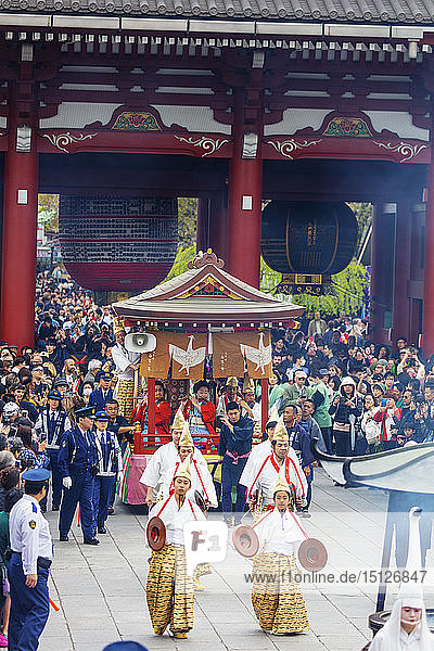 Asien  Japan  Tokio  Asakusa  Sensoji-Tempel  Hakucho White Swan Festival