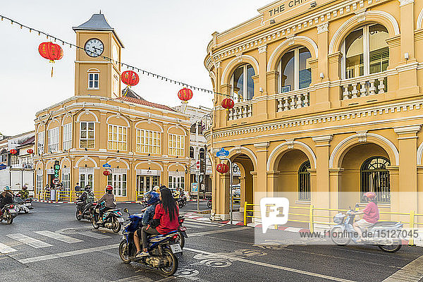 Das farbenfrohe Peranakannitat Museum (Baba Museum) in der Altstadt von Phuket  Phuket  Thailand  Südostasien  Asien