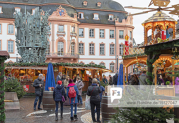 Christmas Market in Schillerplatz  Mainz  Rhineland-Palatinate  Germany  Europe