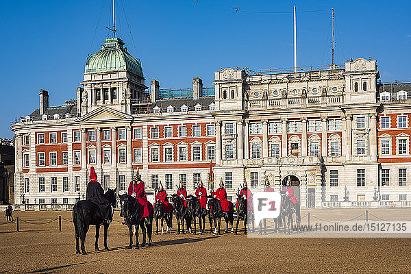 Wachablösung  Horse Guards  Westminster  London  England  Vereinigtes Königreich  Europa