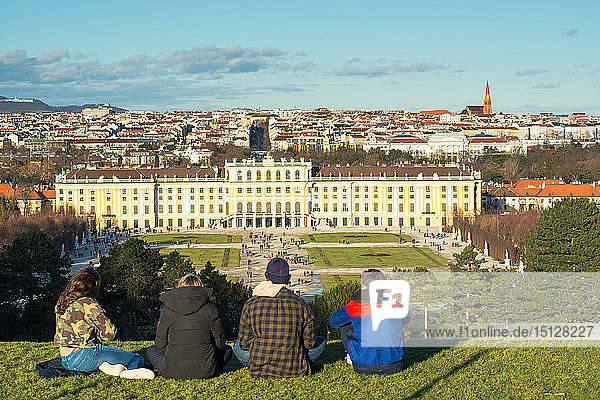 Skyline der Stadt Wien vom Garten des Schlosses Schonbrunn aus gesehen  UNESCO-Weltkulturerbe  Wien  Österreich  Europa